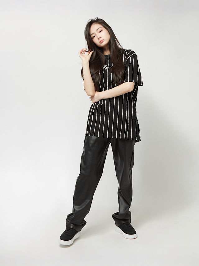 Karl Kani, Small Signature Essential Pinstripe Oversized Tee, zwart, Afbeelding 4 van 4