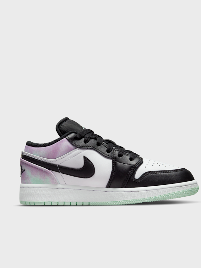 Jordan, 1 Low SE (GS), white, Image 2 of 9