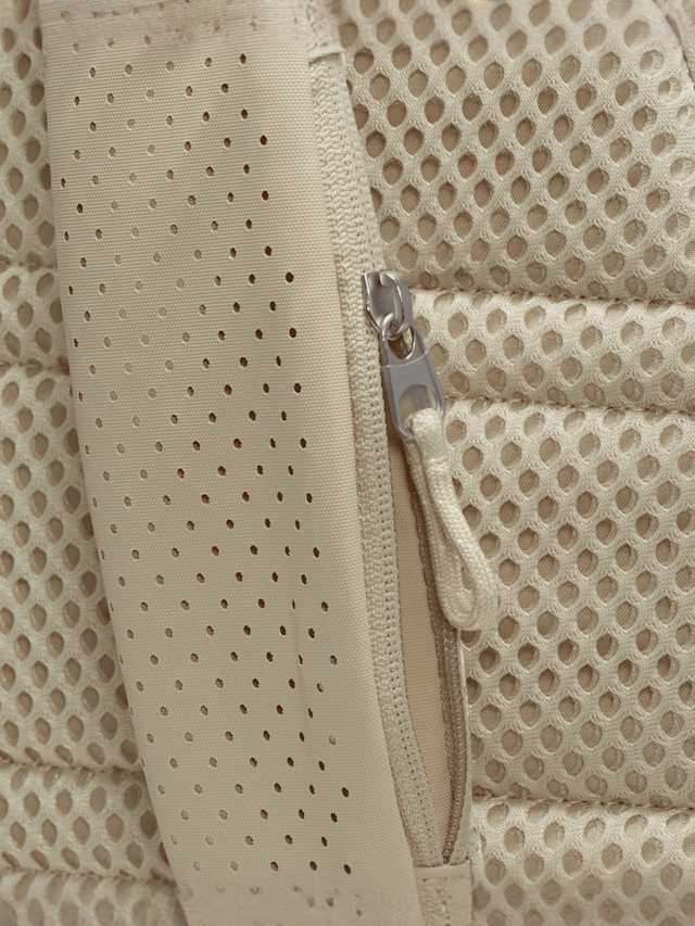 Nike, Sportswear Essentials Sling Bag (8L), beige, Image 7 of 8