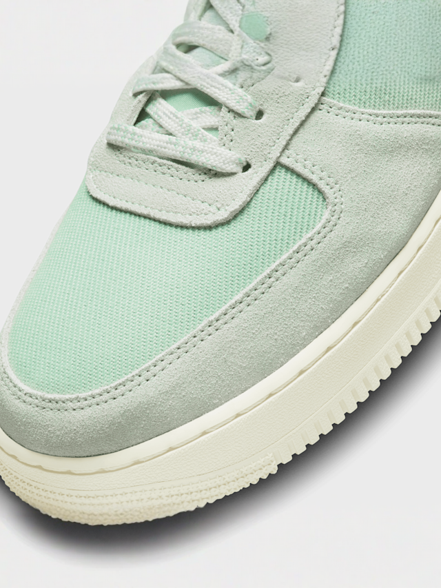 Nike, Air Force 1 07 LV8, zielony, Obraz 7 z 9