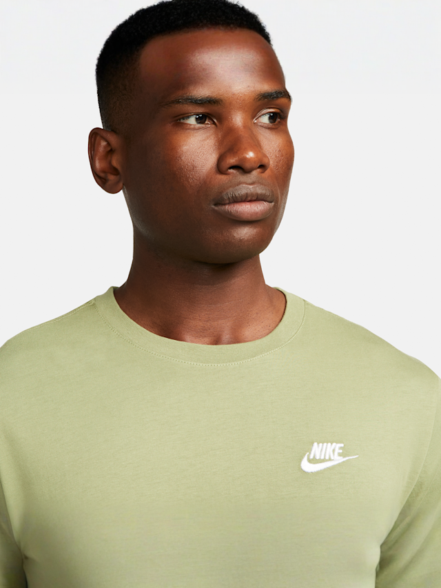 Nike, Sportswear Club T-Shirt, green, Image 3 of 4