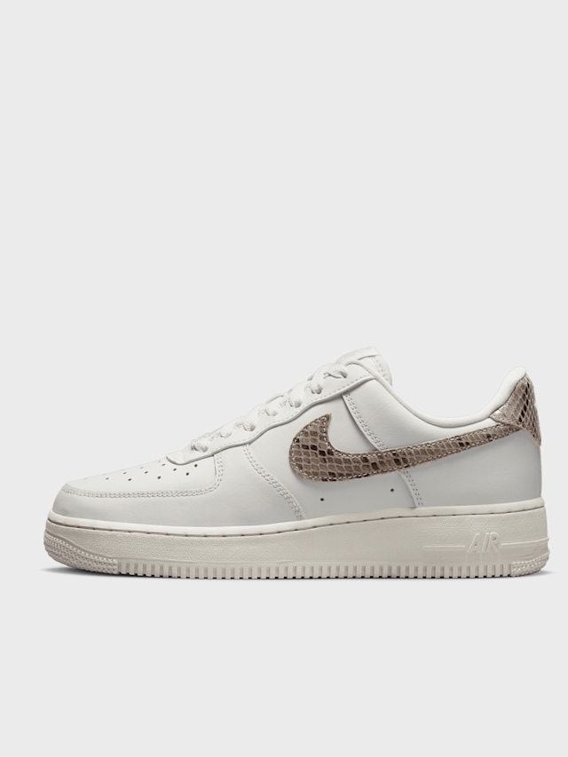 Nike, WMNS Air Force 1 '07, white, Image 1 of 8