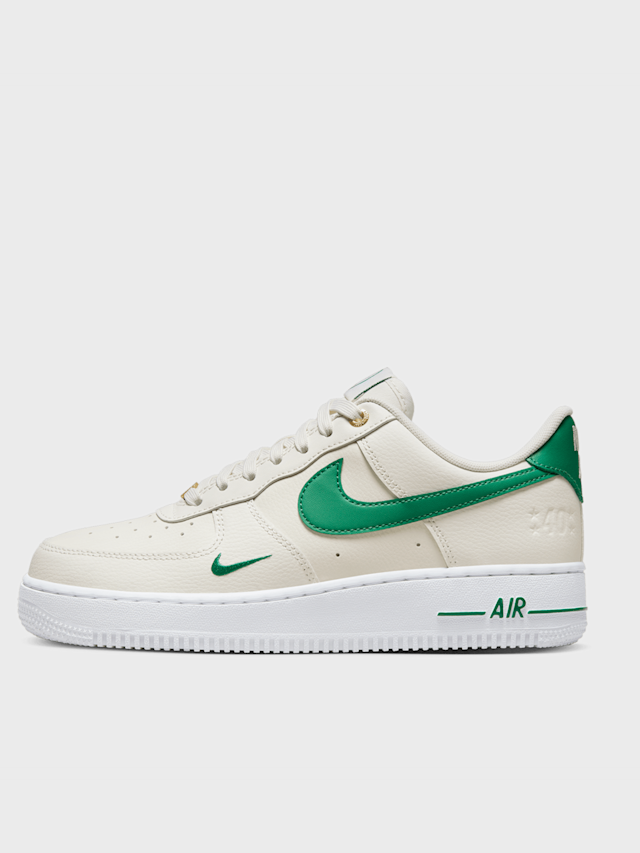 Nike  , Air Force 1 '07 SE, white, Image 1 of 9