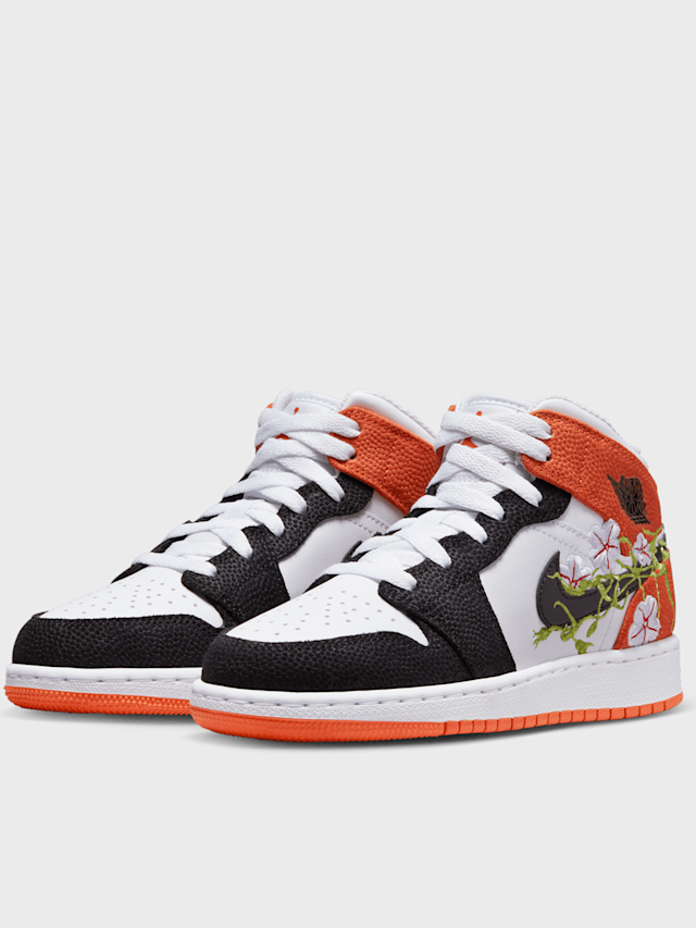 Jordan, Air Jordan 1 Mid SE (GS), white, Image 4 of 8