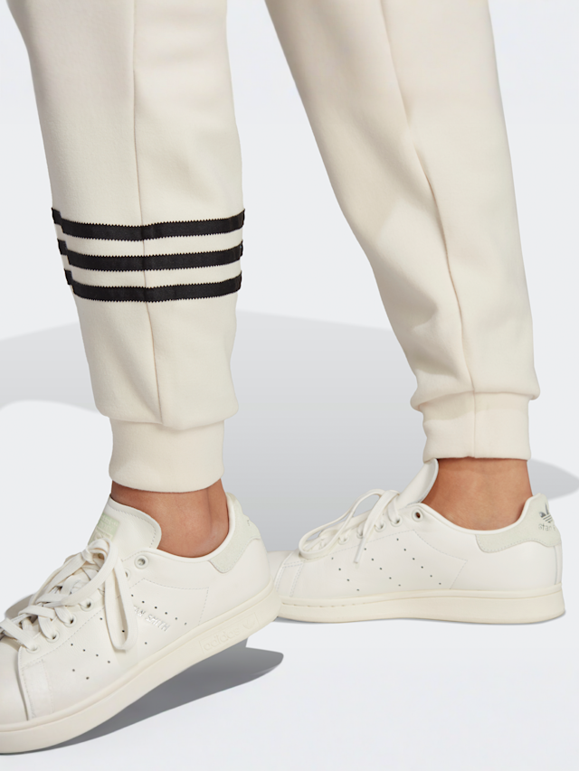 adidas Originals, adicolor Neuclassics Trackpant, white, Image 4 of 5