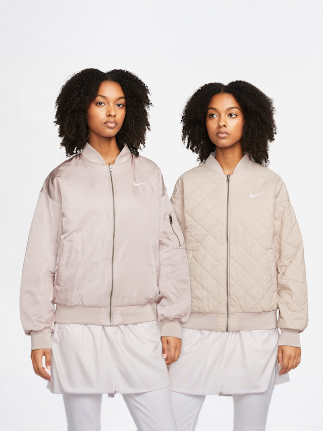 Nike, Sportswear Varsity Bomber Jacket, beige, Afbeelding 1 van 8