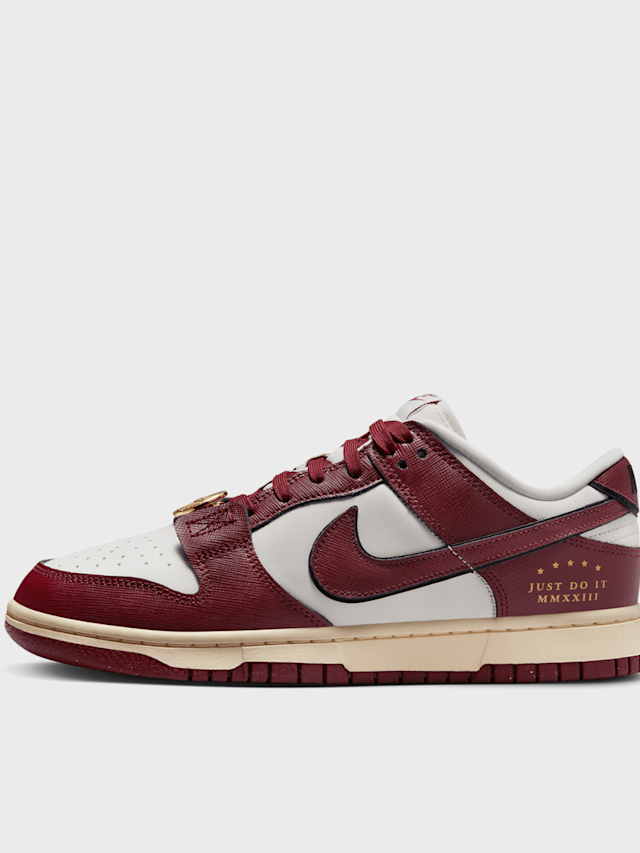Nike, WMNS Dunk Low SE, red, Image 1 of 7