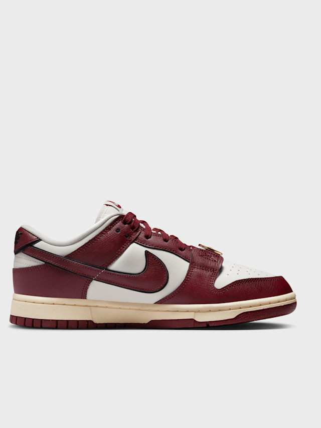 Nike, WMNS Dunk Low SE, red, Image 2 of 7