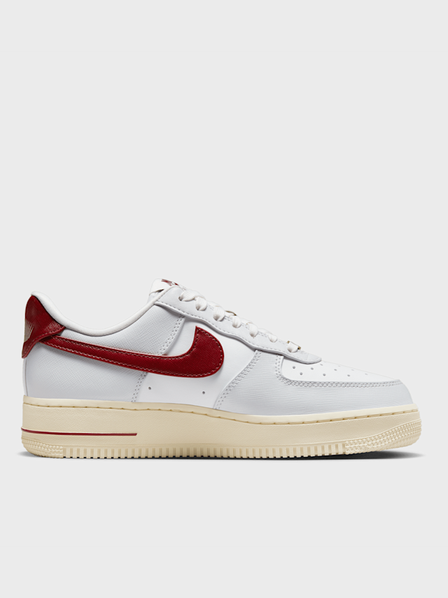Nike, WMNS Air Force 1 '07 SE, white, Image 2 of 8