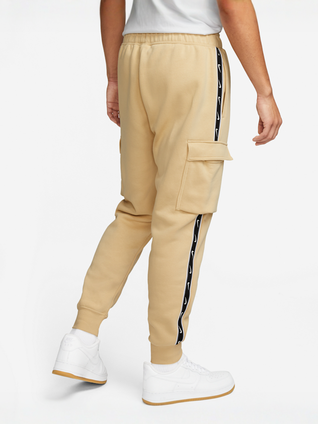 Nike, Sportswear Repeat Fleece Cargo Pants, beige, Afbeelding 2 van 7