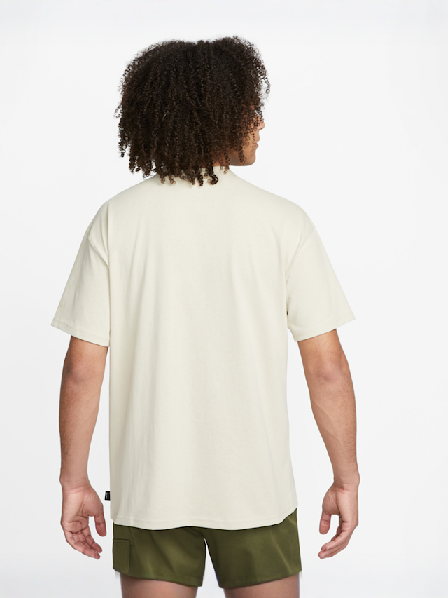 Nike, Sportswear Premium Essentials T-Shirt, beż, Obraz 2 z 5