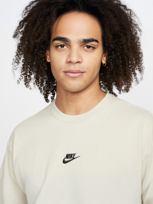 Nike, Sportswear Premium Essentials T-Shirt, beż, Obraz 3 z 5