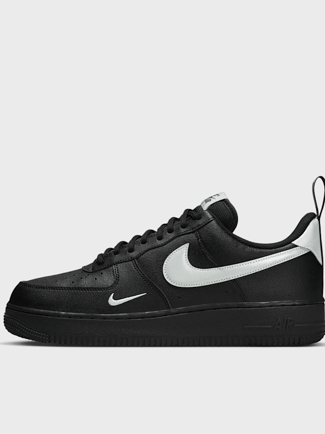 Nike, WMNS Air Force 1 '07 LV8 UT, czarny, Obraz 1 z 8