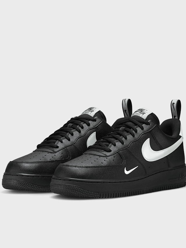 Nike, WMNS Air Force 1 '07 LV8 UT, czarny, Obraz 4 z 8