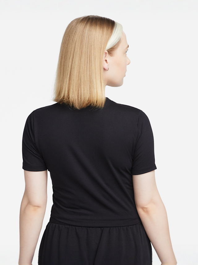Nike, Sportswear Essential Slim Crop Tee, zwart, Afbeelding 2 van 4
