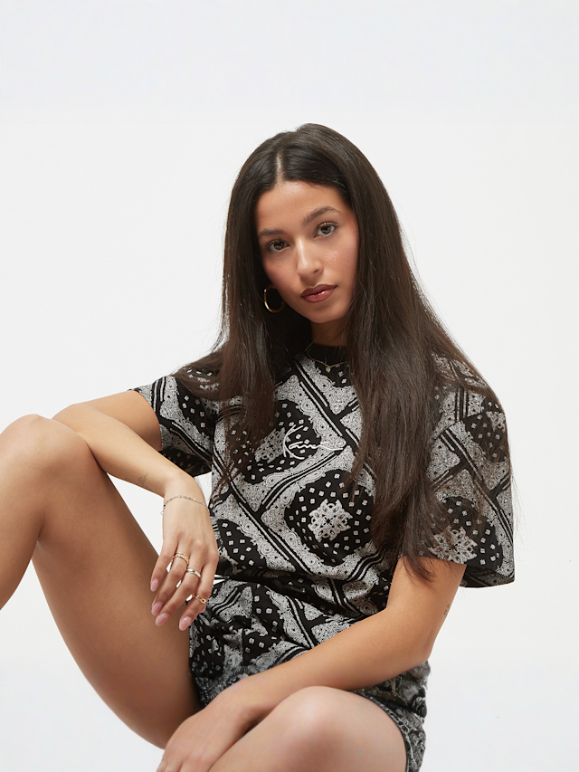 Karl Kani, Small Signature Paisley OS Tee, zwart, Afbeelding 1 van 4