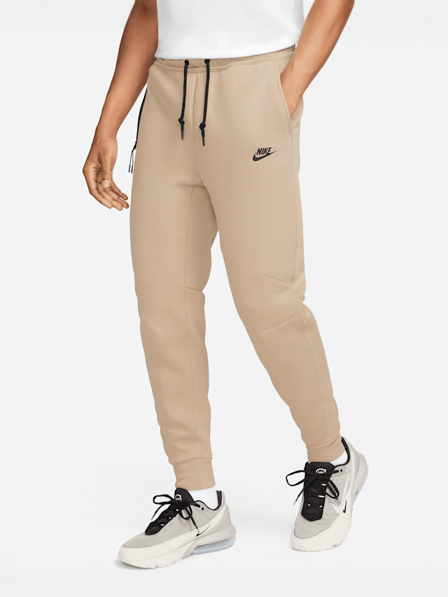 Nike, Tech Fleece Slim Fit Jogger Sweatpants, beige, Afbeelding 1 van 9