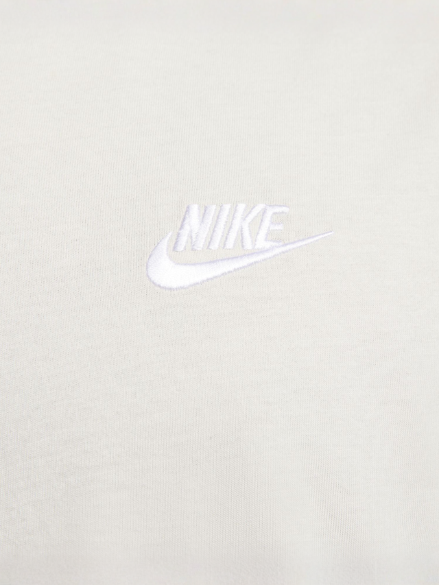 Nike, Sportswear Club Tee, beige, Image 4 of 5