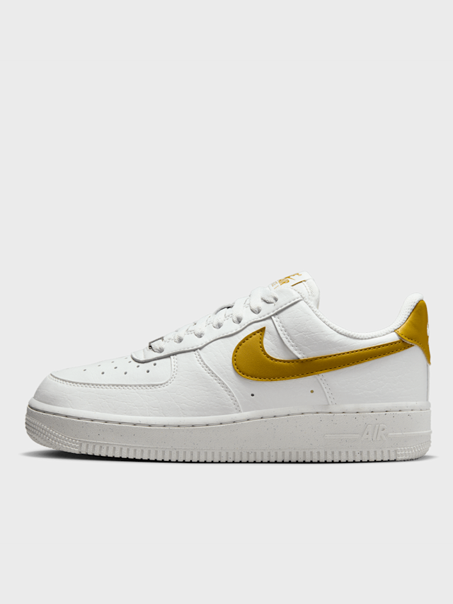 Nike, WMNS Air Force 1 '07 SE, biały, Obraz 1 z 8