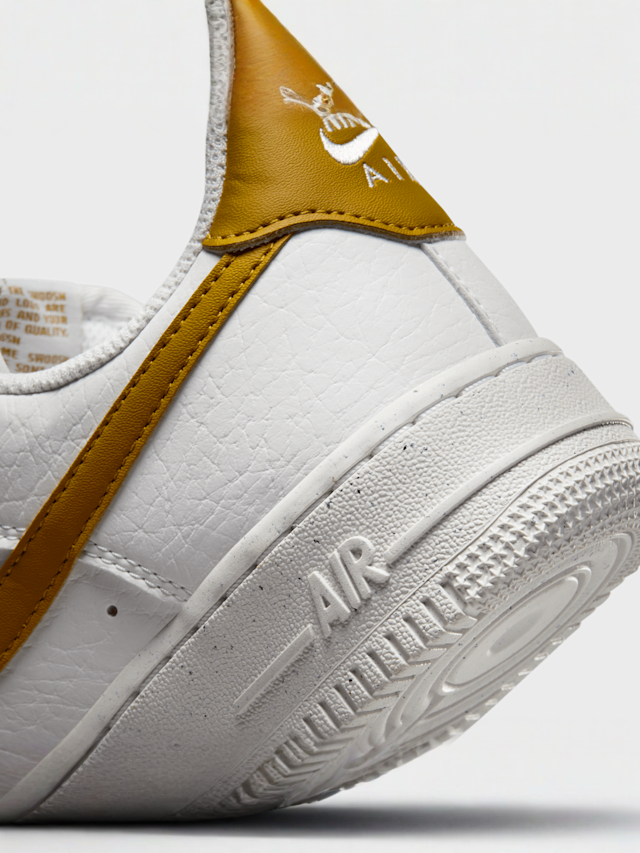 Nike, WMNS Air Force 1 '07 SE, biały, Obraz 8 z 8