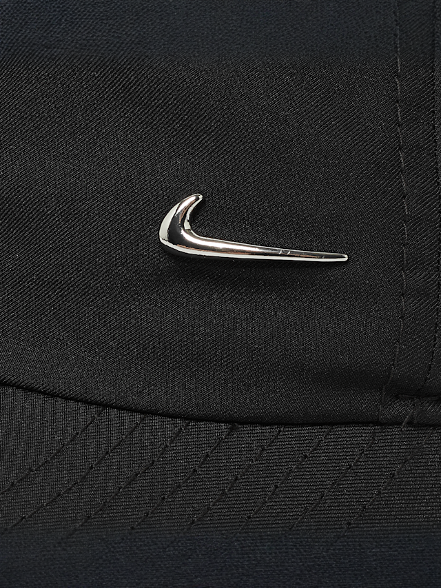 Nike, Dri-FIT Club Unstrukturierte Metall-Swoosh-Cap, black, Image 4 of 4