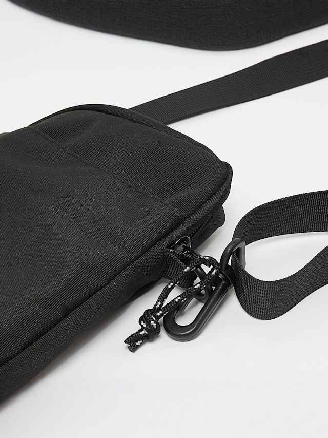 SNIPES, Rubber Badge Basic Logo Mobile Bag, black, Image 4 of 5