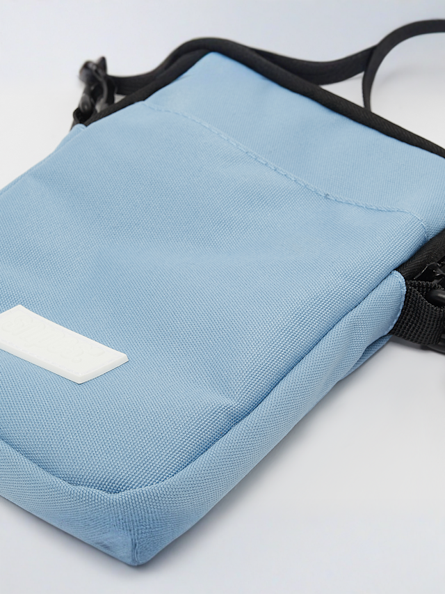 SNIPES, Rubber Badge Basic Logo Mobile Bag, blue, Image 4 of 5