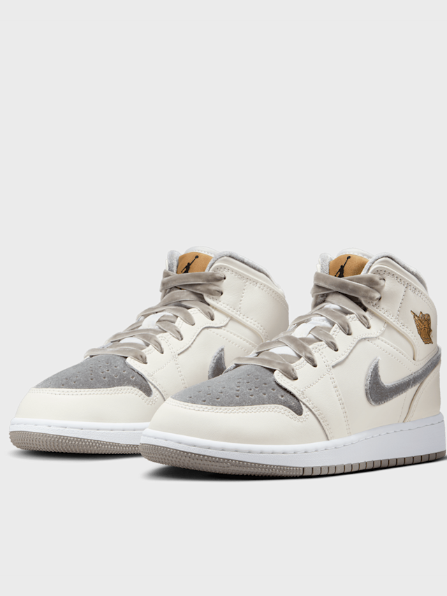 Jordan, Air Jordan 1 Mid SE Soft (GS), white, Image 4 of 8