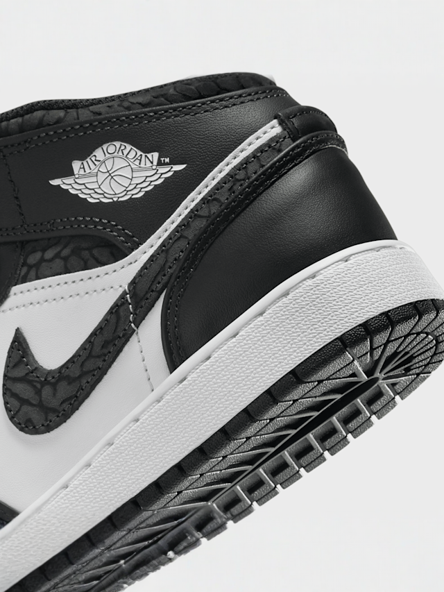 Jordan, Air Jordan 1 Mid SE Seasonal (GS), black, Image 8 of 8