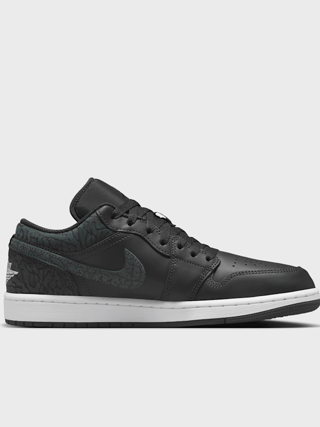 Jordan, Air Jordan 1 Low SE, black, Image 2 of 8