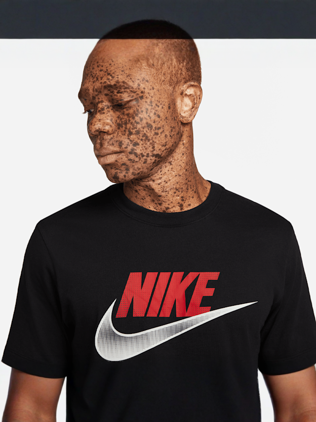 Nike, Sportswear Tee 12 Months Futura, czarny, Obraz 3 z 5