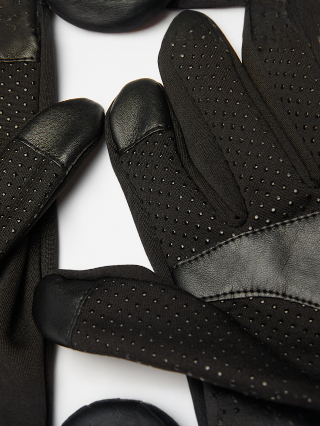 SNIPES, Woven Flag Label Basic Logo Tech Fleece Gloves, black, Image 3 of 3