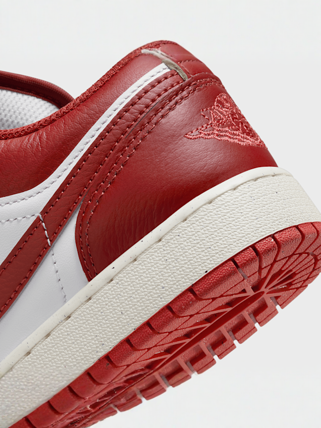 Jordan, 1 Low SE (GS), red, Image 7 of 8