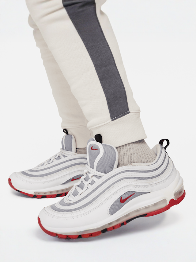 Nike, Sportswear Air Fleece Cargo Basketball Pant, black, Image 5 of 6