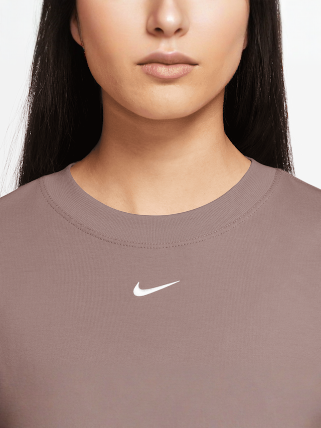 Nike, Sportswear Eseentials Low Brand Read T-Shirt, brown, Image 3 of 4