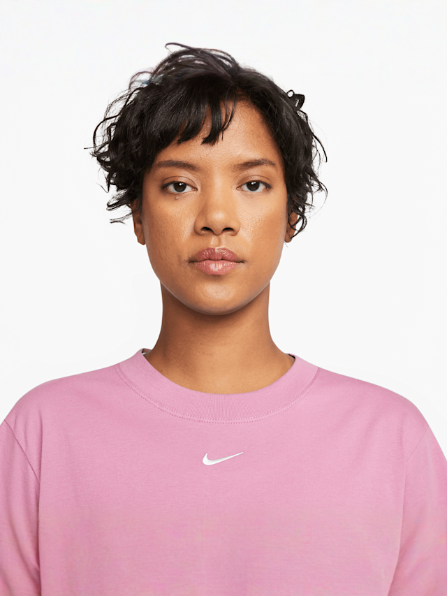 Nike, Sportswear Essentials Low Brand Read T-Shirt, light pink, Image 3 of 4