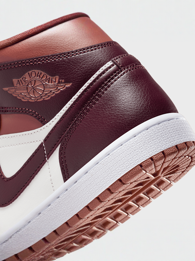 Jordan, WMNS Air Jordan 1 Mid, red, Image 7 of 8