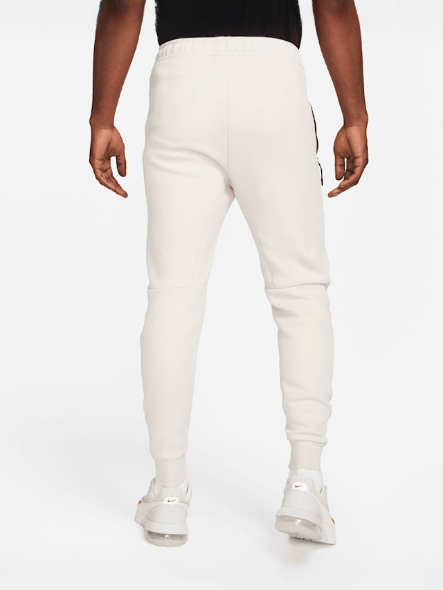 Nike, Tech Fleece Jogger, beige, Afbeelding 2 van 8