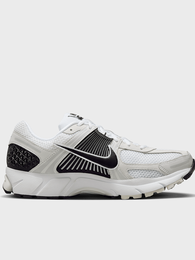Nike, Zoom Vomero 5, white, Image 2 of 9