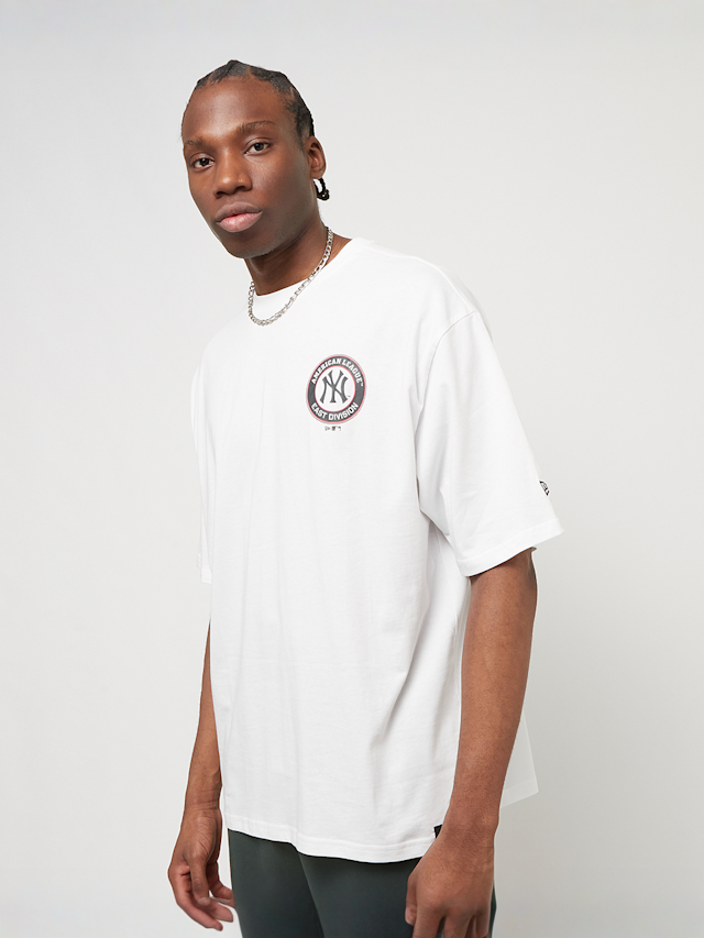 New Era, MLB Player Graphic Oversized Tee New York Yankees, white, Image 2 of 7