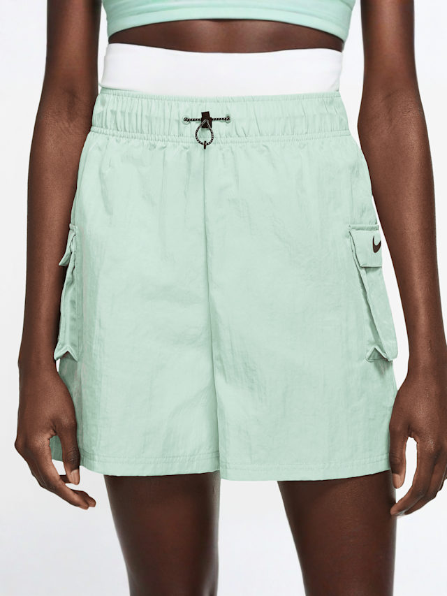 Nike, Sportswear Essential Damen-Webshorts mit hohem Bund, groen, Afbeelding 1 van 4
