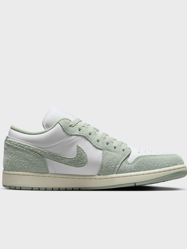 Jordan, Air Jordan 1 Low SE, green, Image 2 of 8
