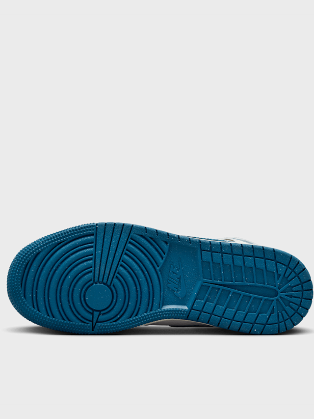 Jordan, Air Jordan 1 Mid SE (GS), white, Image 3 of 8