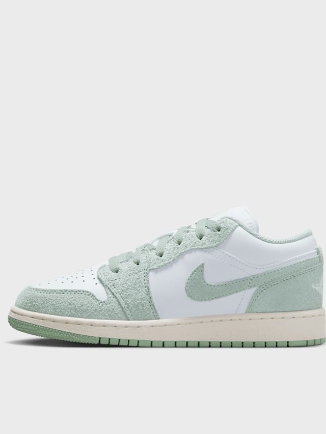 Jordan, Air Jordan 1 Low SE (GS), green, Image 1 of 8