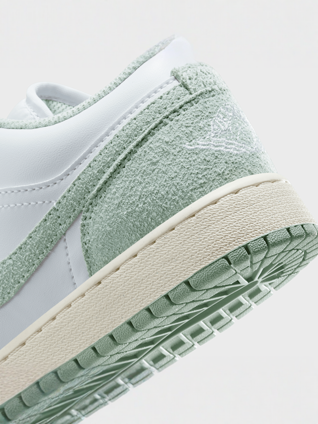 Jordan, Air Jordan 1 Low SE (GS), green, Image 8 of 8