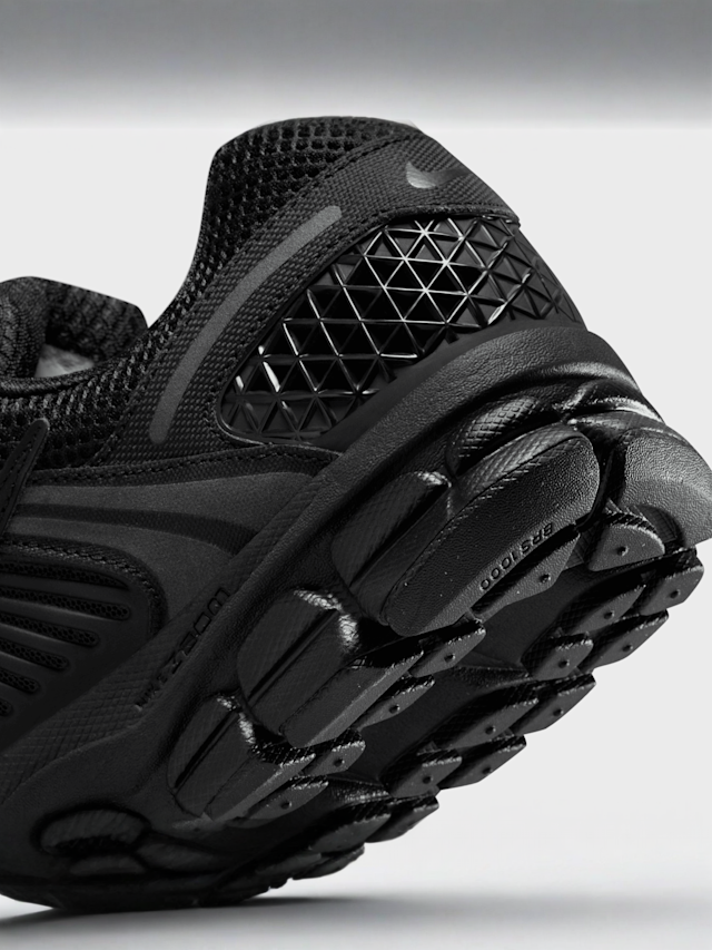 Nike, Zoom Vomero 5, black, Image 8 of 9