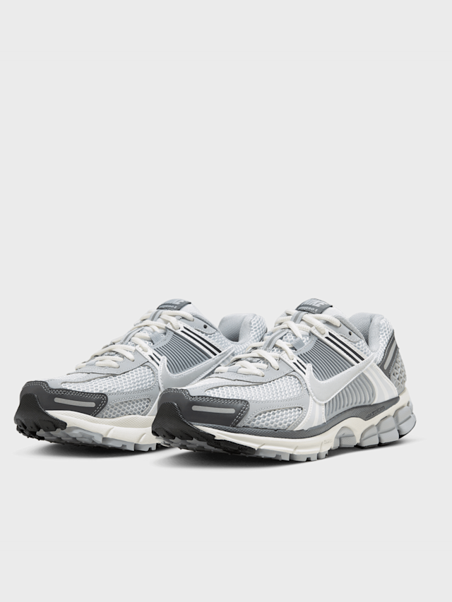 Nike, WMNS Zoom Vomero 5, grey, Image 4 of 9
