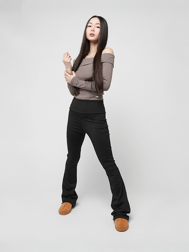 Karl Kani, Small Metal Plate Off Shoulder Longsleeve, brown, Image 4 of 4