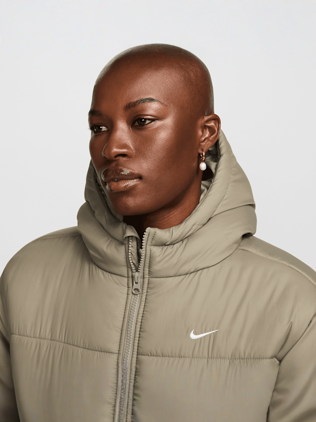 Nike, Sportswear Therma-FIT Classic Puffer, beige, Image 3 of 7