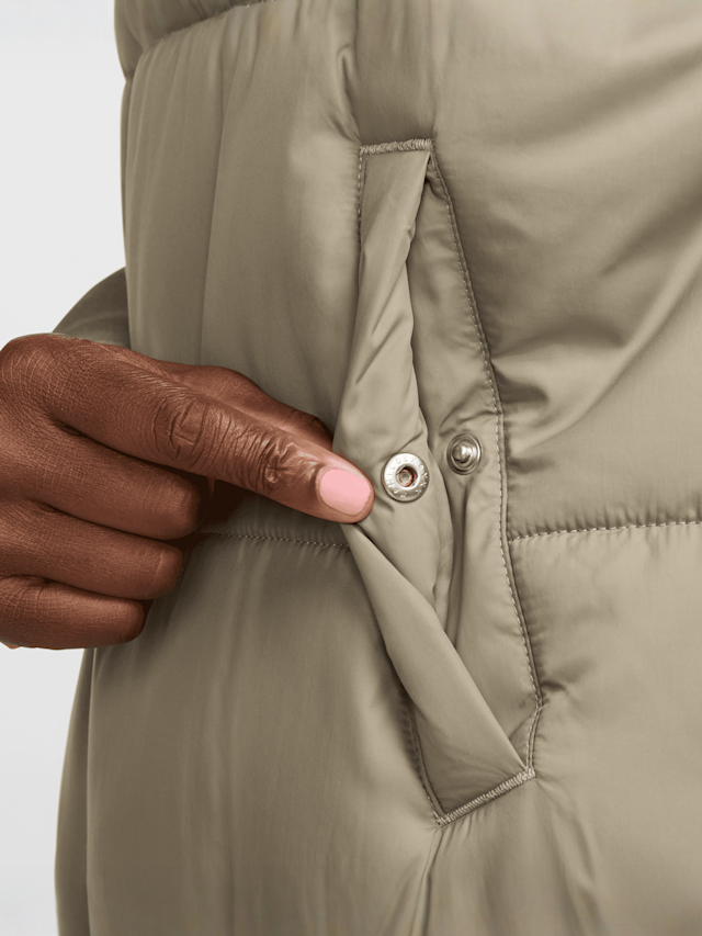 Nike, Sportswear Therma-FIT Classic Puffer, beige, Image 5 of 7